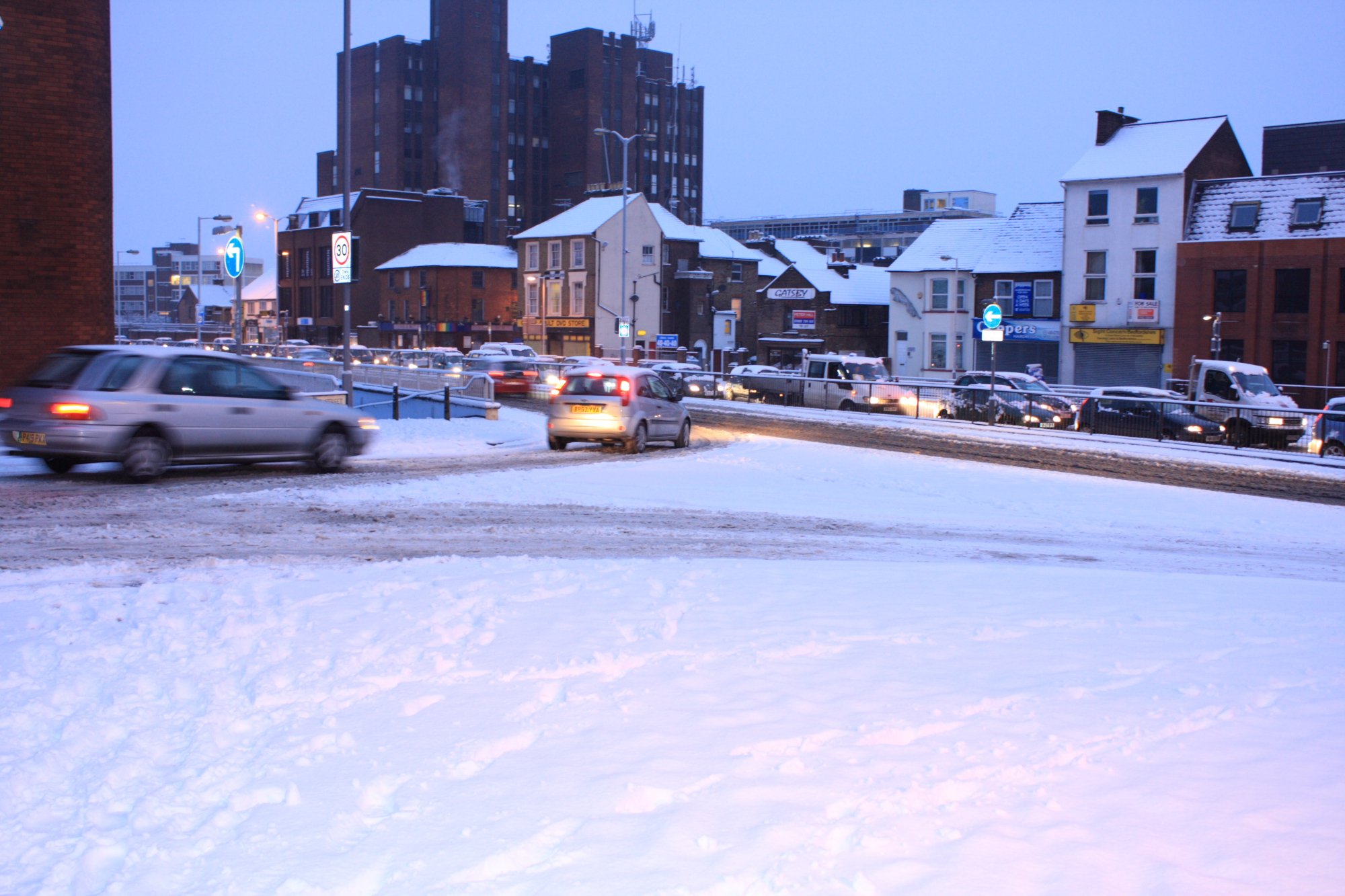 More snow hits Luton