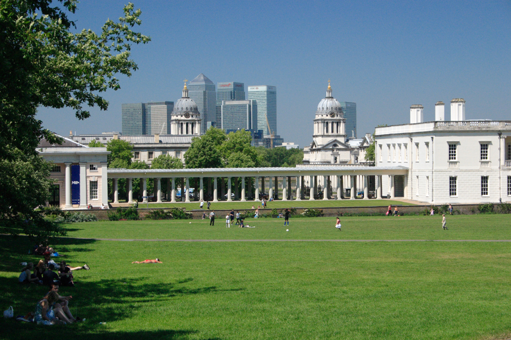 Queen Annes house with Canary Wharf in the background.